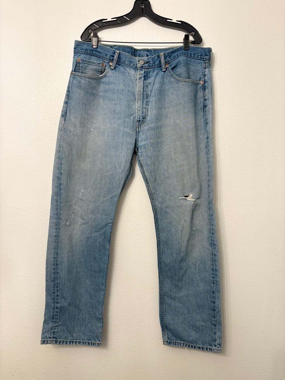 Levi's 505 Regular Fit Men Distressed Straight Leg Light Wash Jeans 40 x 32